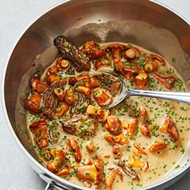 Wilde paddenstoelen roomsaus